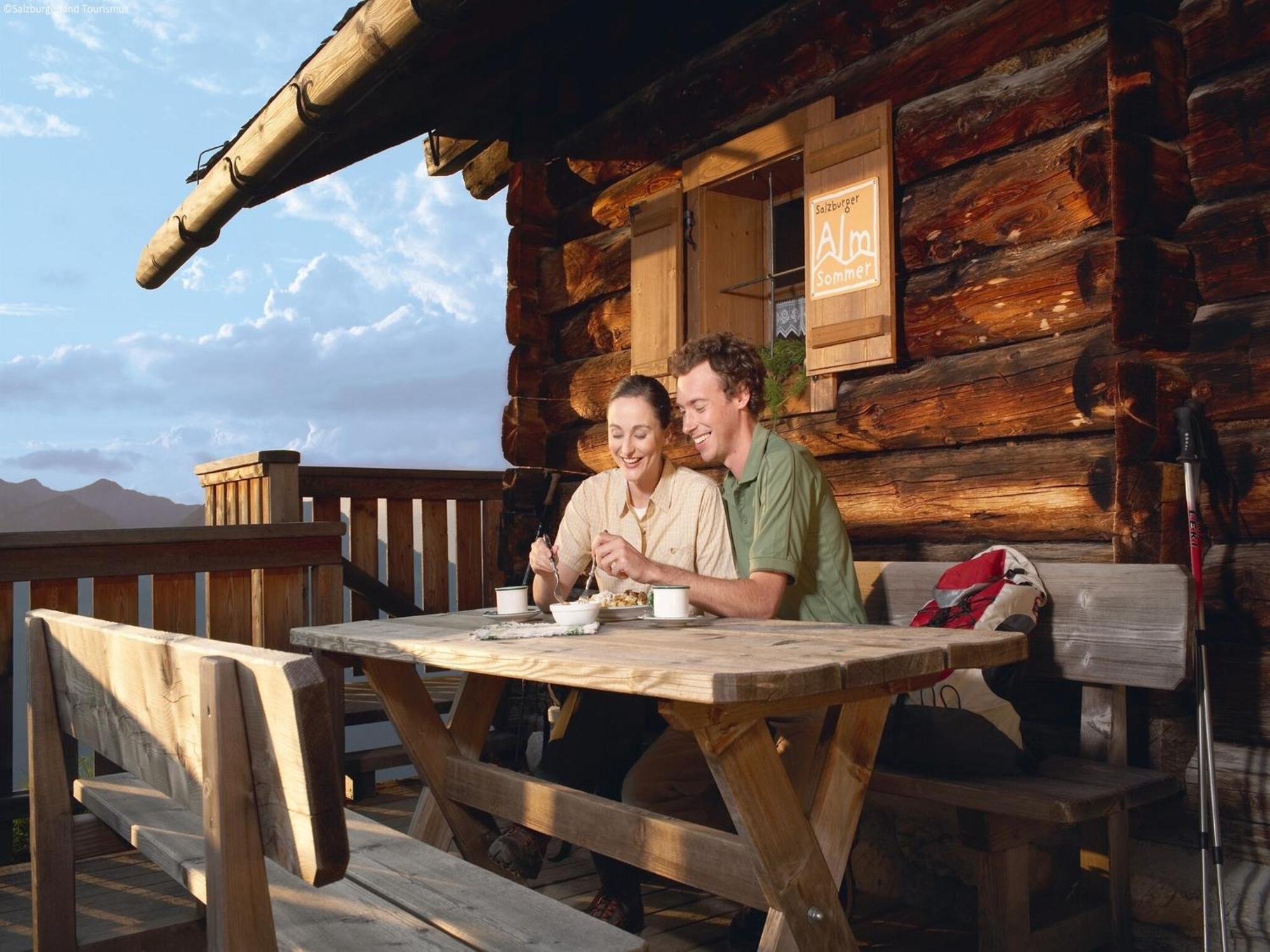 Modern Chalet With Sauna Near Ski Area In Saalbach Hinterglemm Salzburgerland Eksteriør bilde